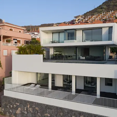 Karat Kai Torviscas Адехе